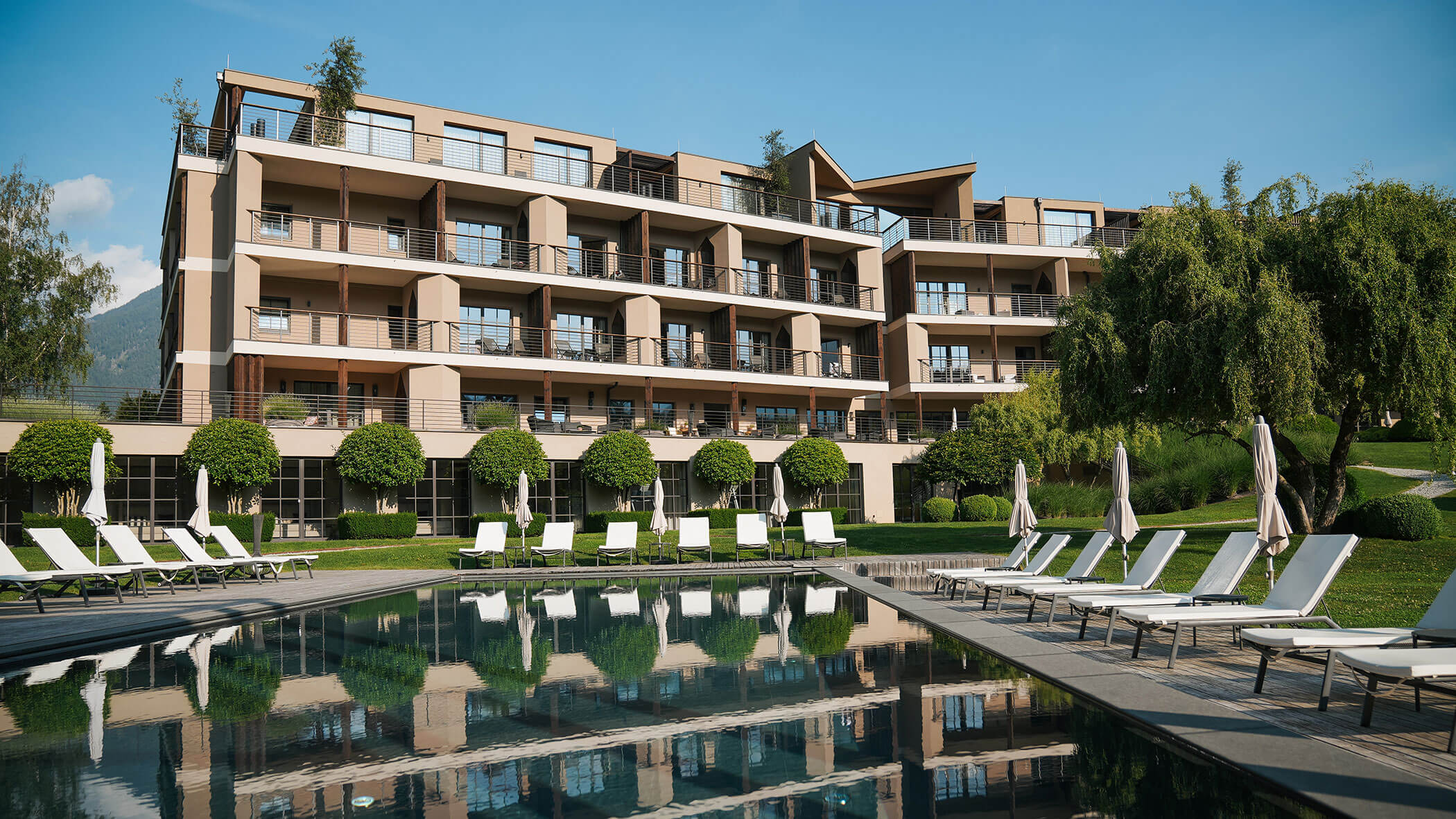 Long-term hotel for business people